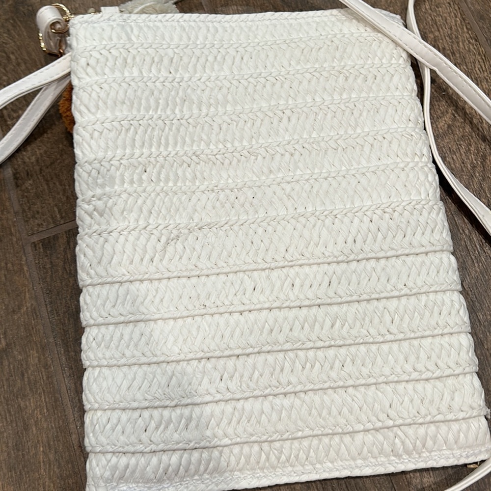 Two Straw purse with wood handles and small white crossbody straw purse - Picture 12 of 12